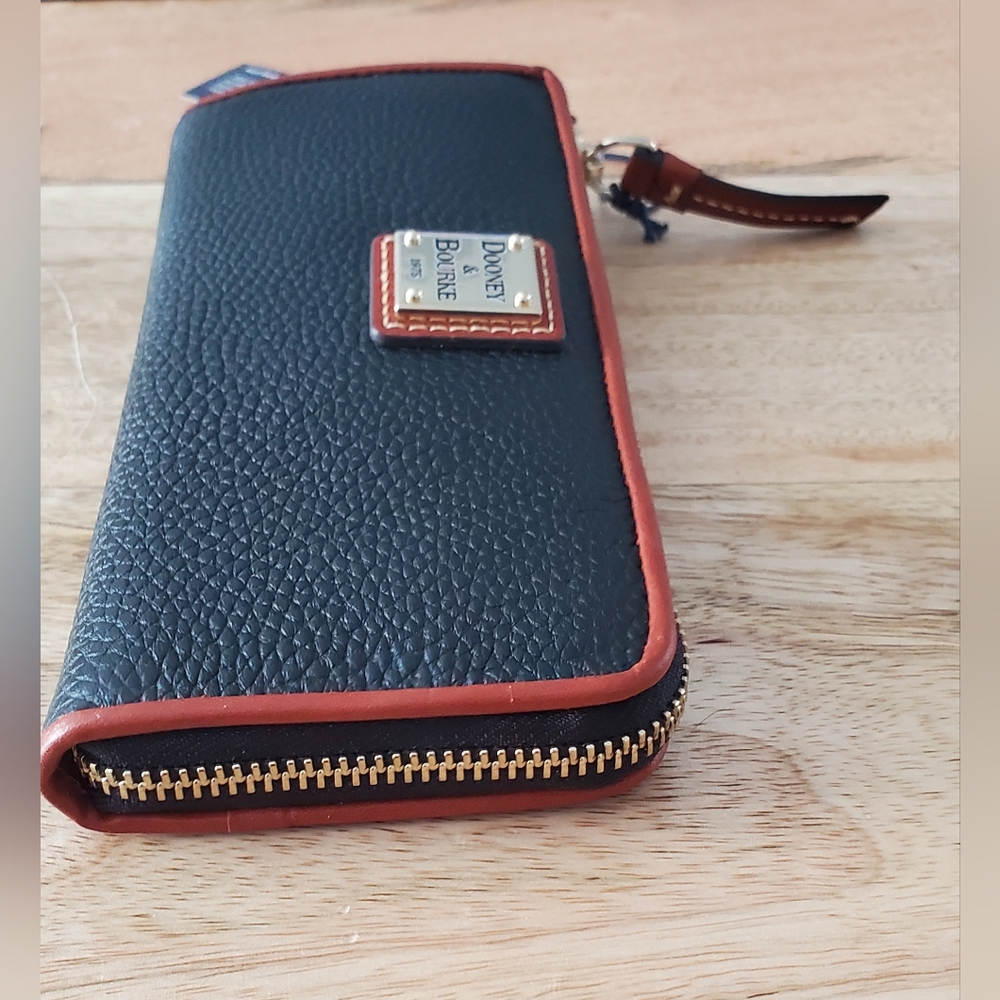 New Dooney & Bourke Pebble Leather Long Slim Zip Wallet Black - Picture 6 of 8